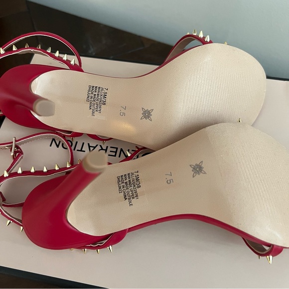 BCBGENERATION 
Women's Jillix Studded Sandal -NWT - Picture 2 of 4